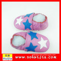 2015 hot sale white and blue star cow leather embroidered cheap soft baby shoes